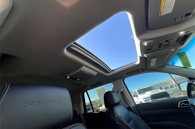 Used 2019 GMC Yukon Denali w/ Denali Ultimate Package image 17