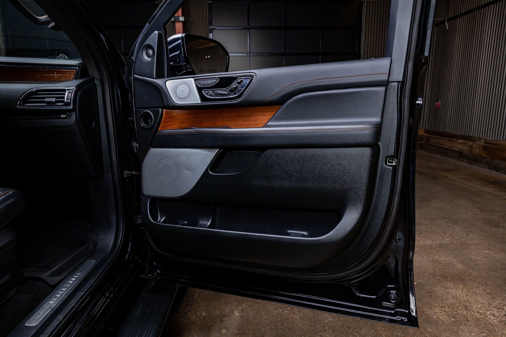 Used 2024 Lincoln Navigator L Black Label image 39