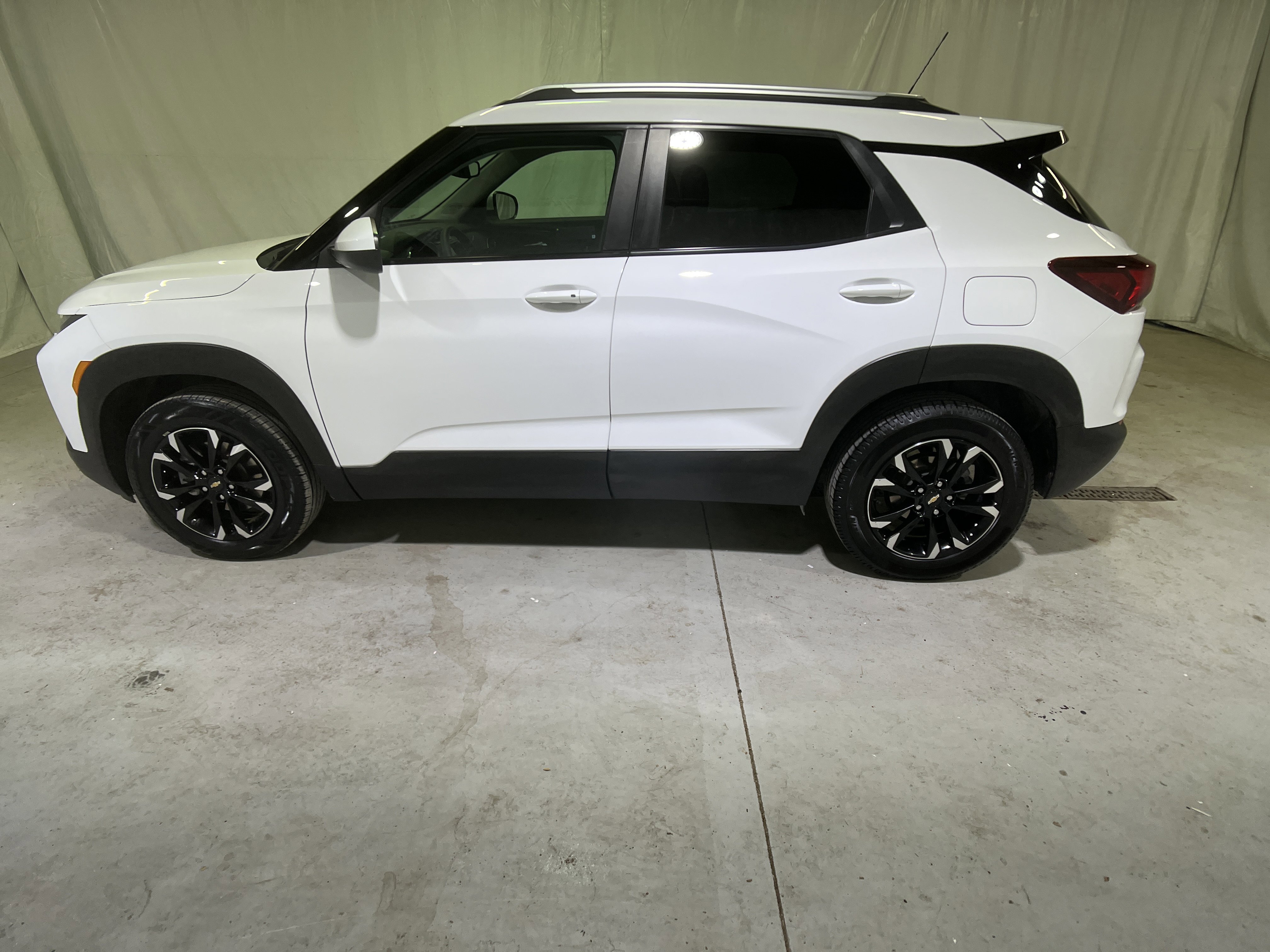 Used 2023 Chevrolet TrailBlazer LT w/ Convenience Package image 7