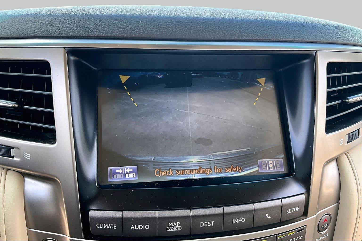 Used 2014 Lexus LX 570 4WD image 24