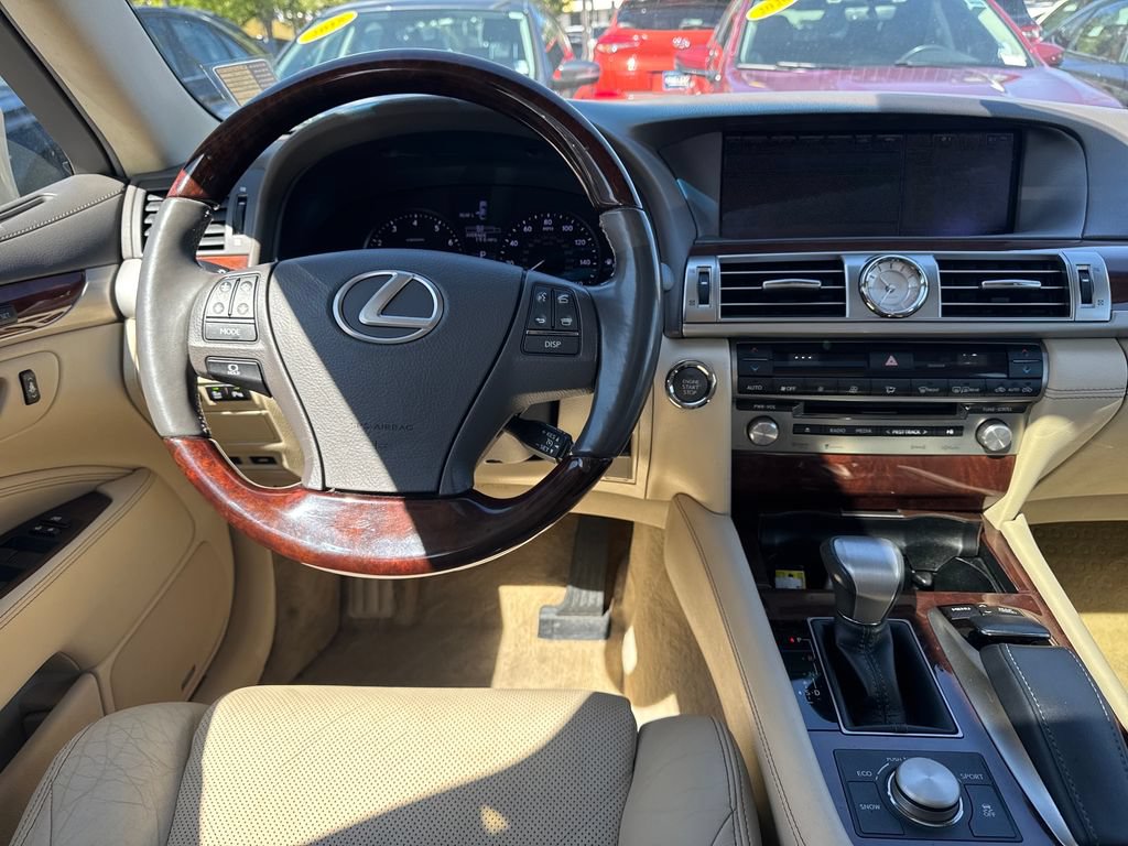 Used 2014 Lexus LS 460 w/ Comfort Package RWD image 30