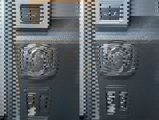 Used 2020 Ford F150 Platinum w/ Equipment Group 701A Luxury image 21