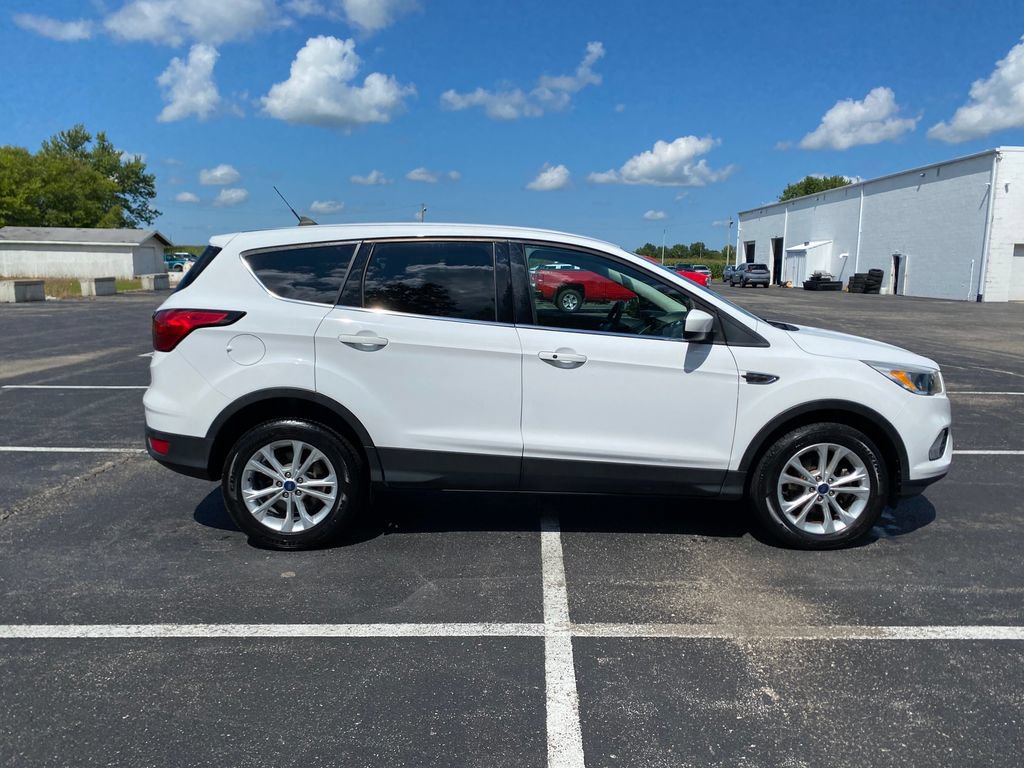 Used 2019 Ford Escape SE FWD image 8