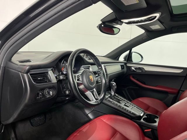 Used 2018 Porsche Macan GTS image 9