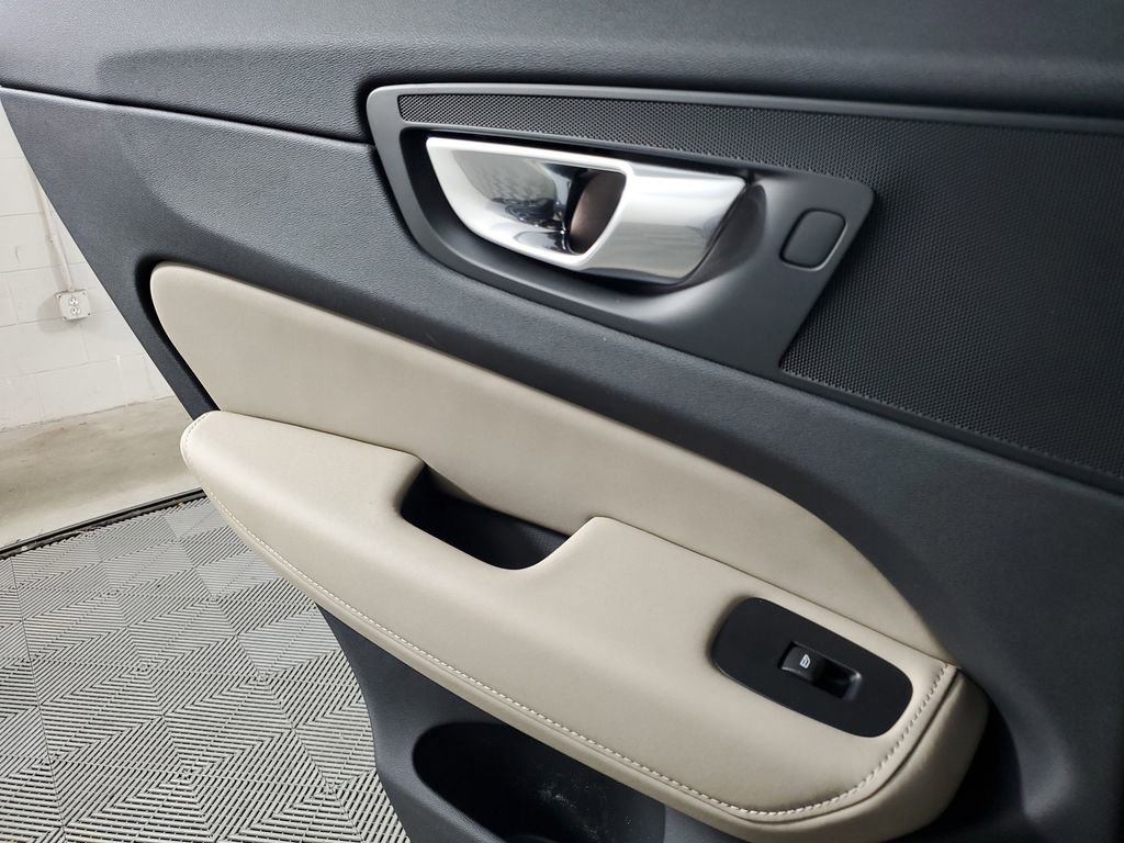 New 2026 Volvo XC60 B5 Plus w/ Climate Package image 19