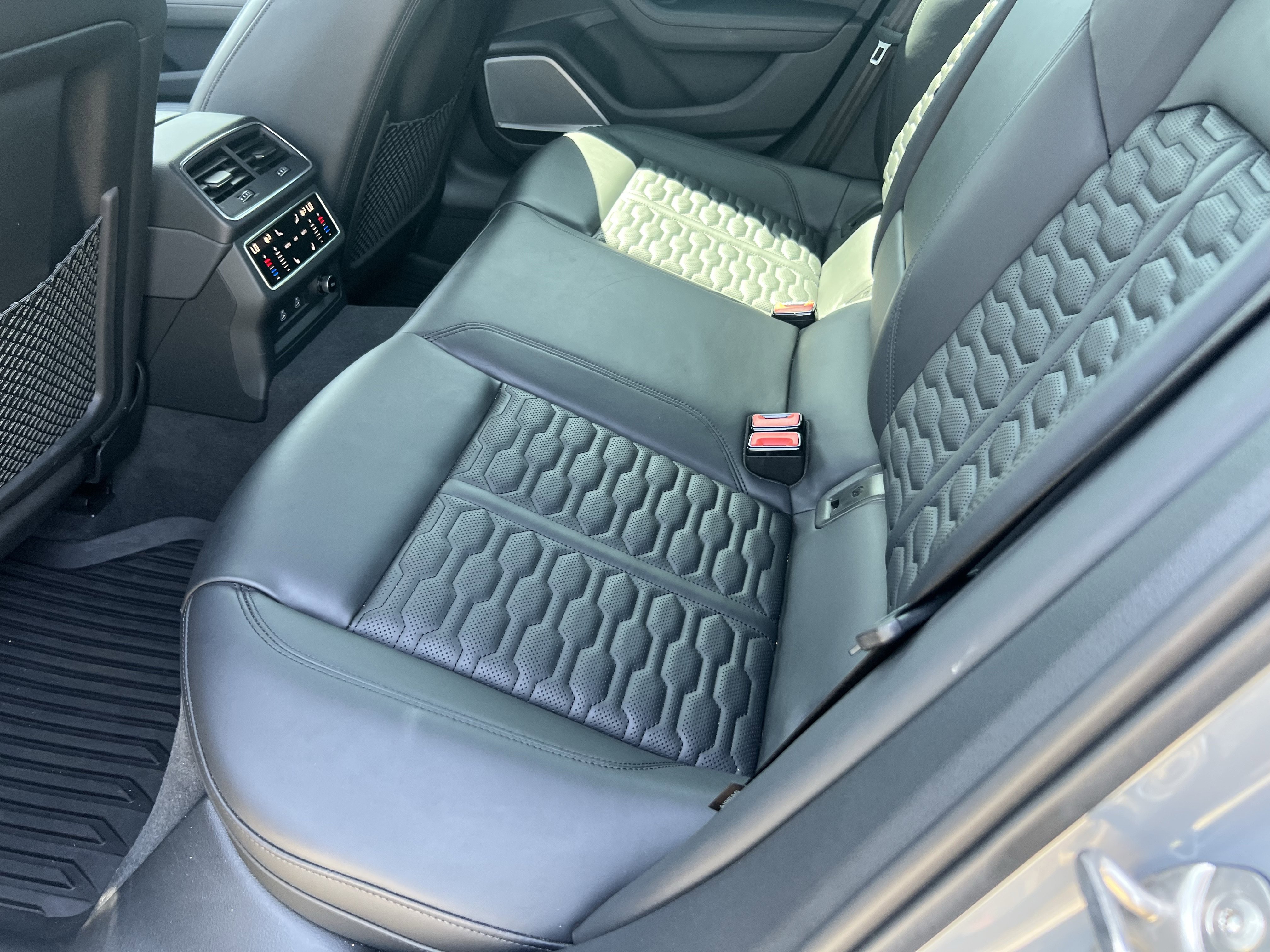 Used 2023 Audi RS 6 image 32