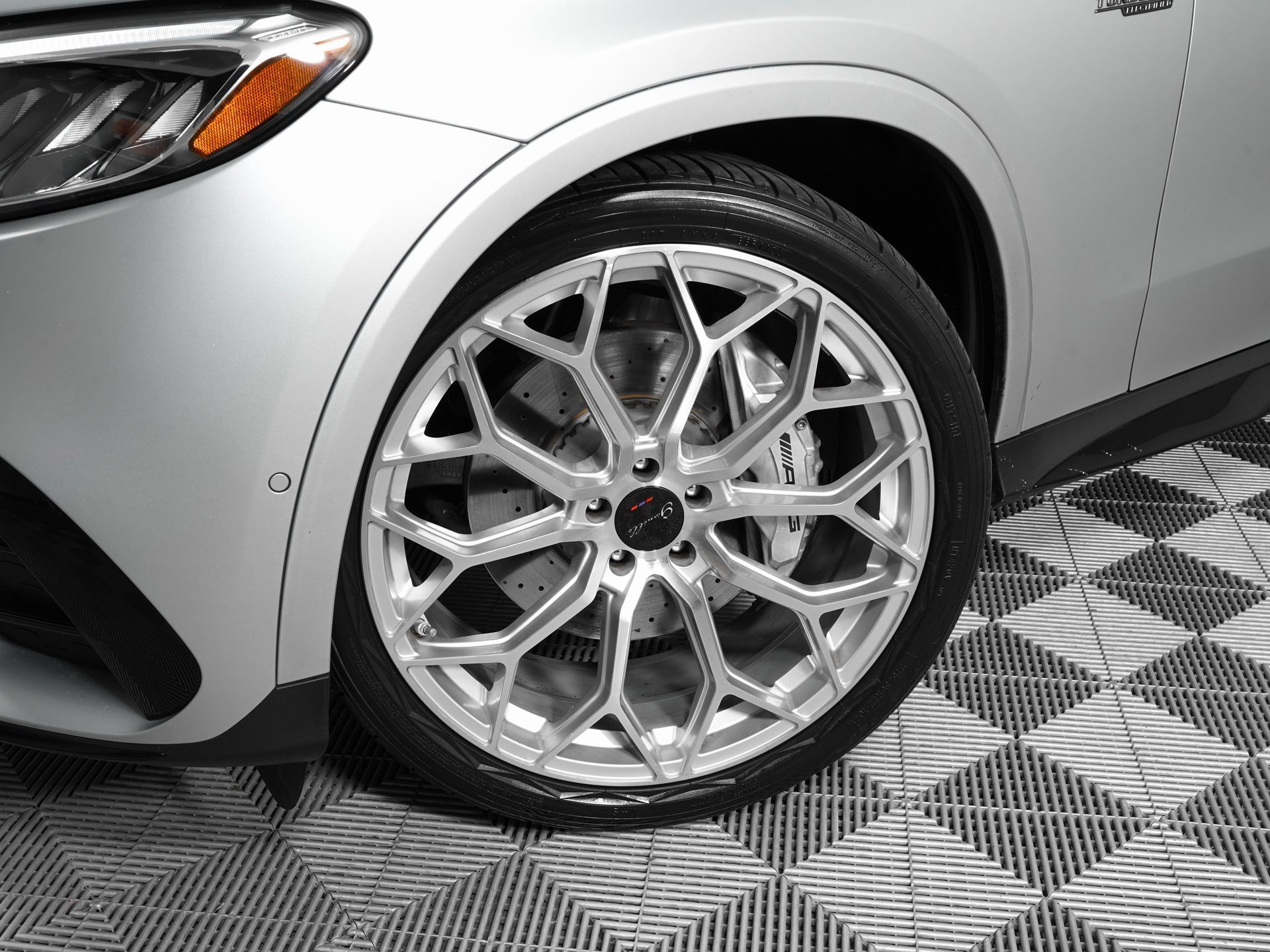 Used 2024 Mercedes-Benz GLC 43 AMG 4MATIC image 30