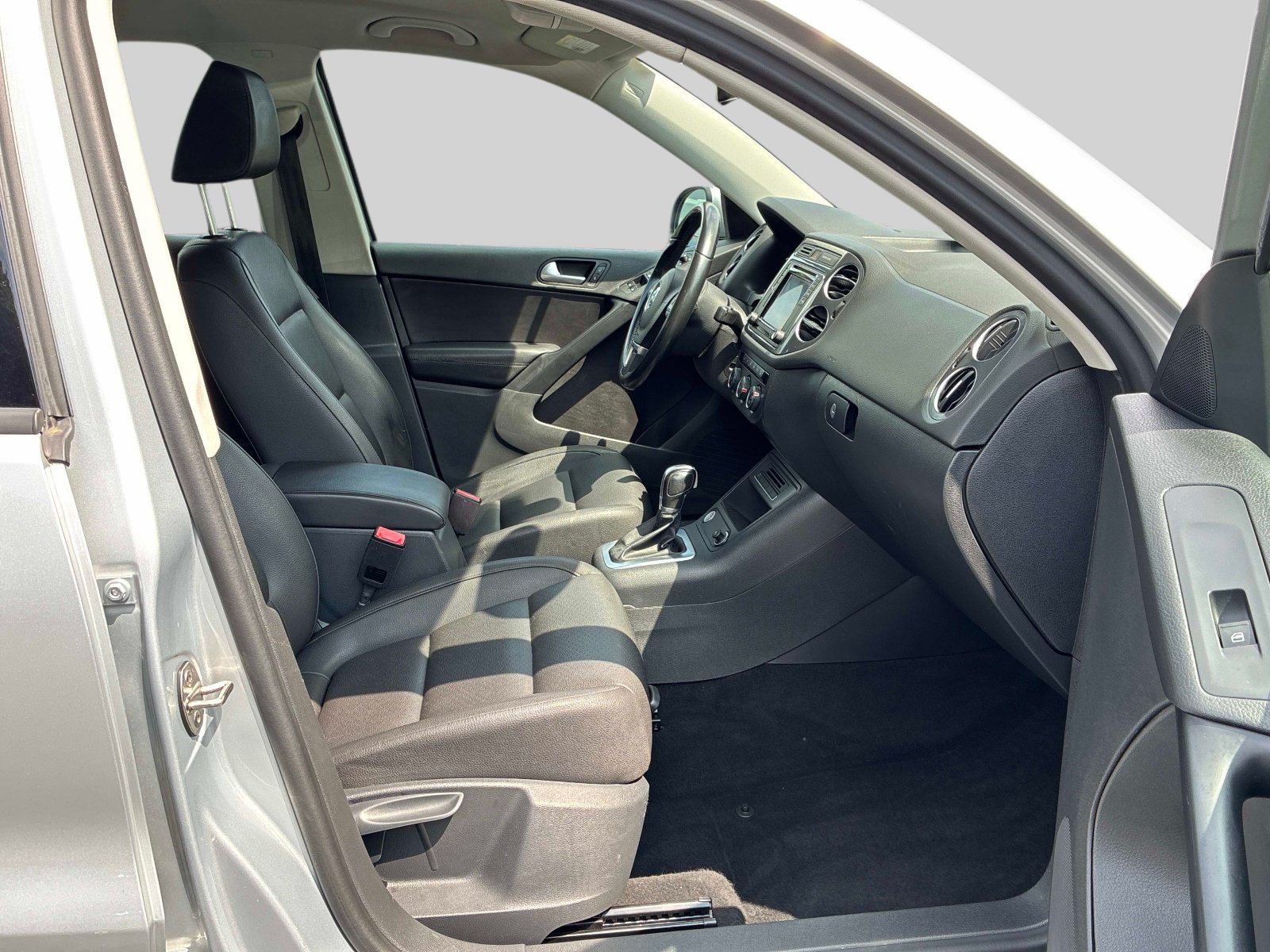 Used 2017 Volkswagen Tiguan S AWD/4WD image 10