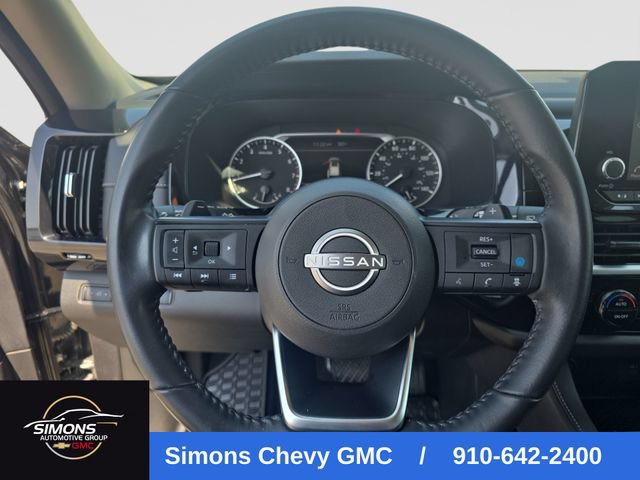 Used 2024 Nissan Pathfinder SV w/ SV Premium Package FWD image 12