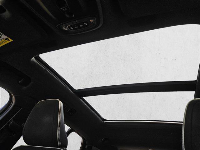 Used 2019 Volvo XC40 T5 R-Design AWD/4WD image 15