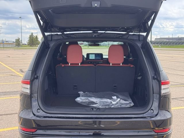 New 2026 Lincoln Aviator Reserve w/ Jet Appearance Package AWD/4WD image 34