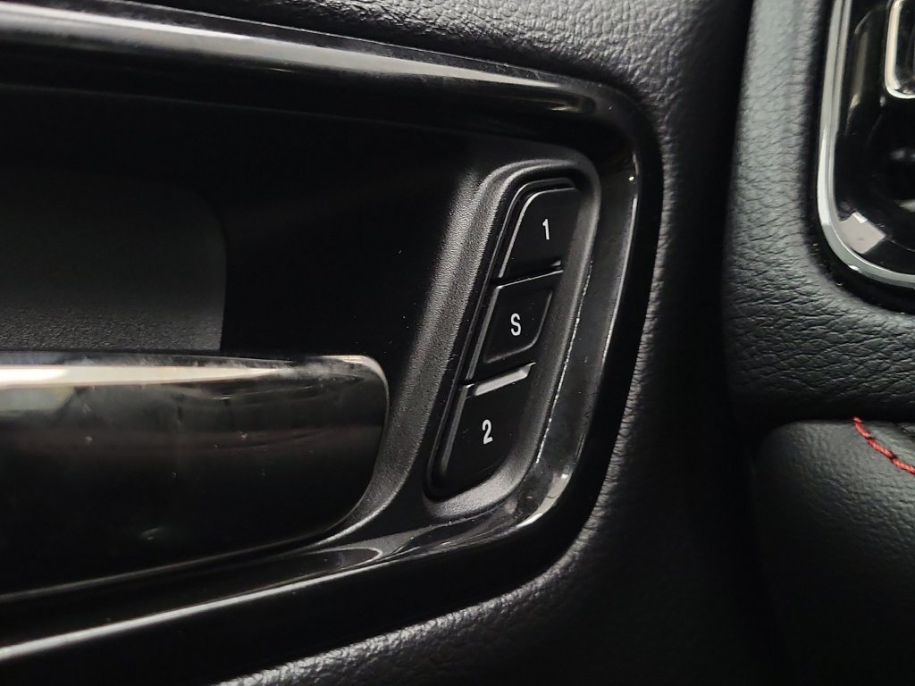 Used 2024 Dodge Durango GT RWD image 16