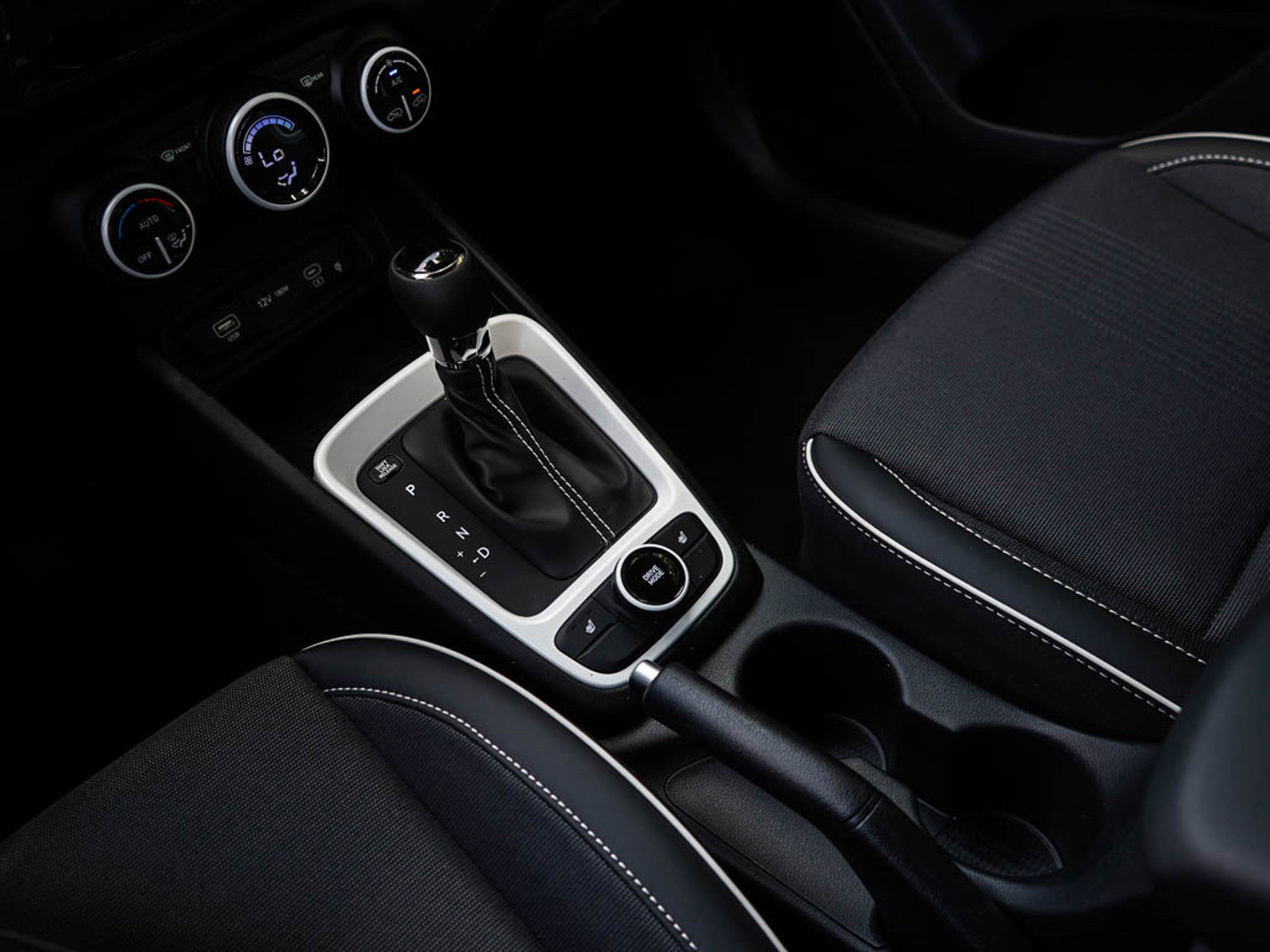 New 2025 Hyundai Venue Limited image 25