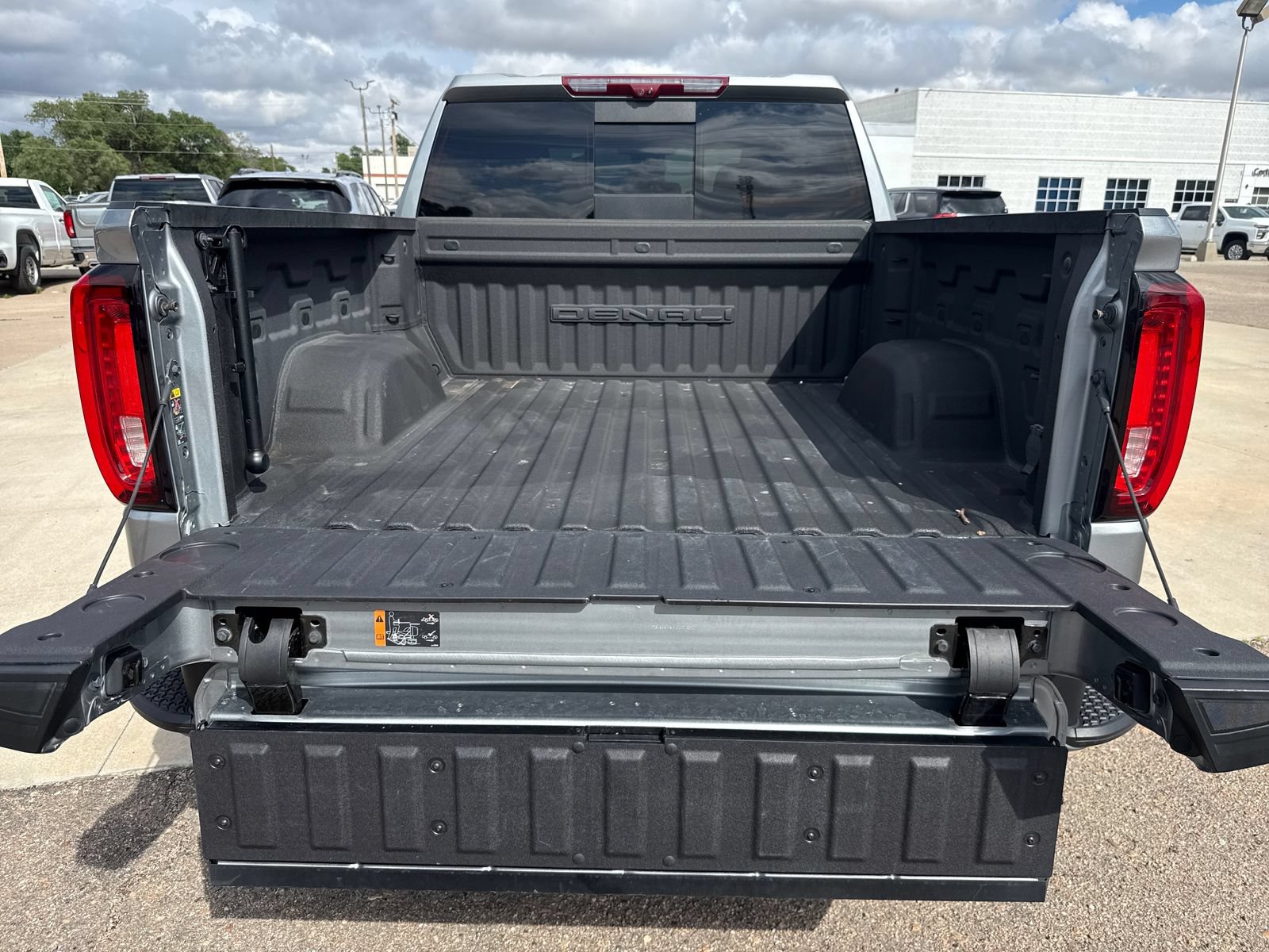 Used 2023 GMC Sierra 1500 Denali w/ Denali Reserve Package AWD/4WD image 28