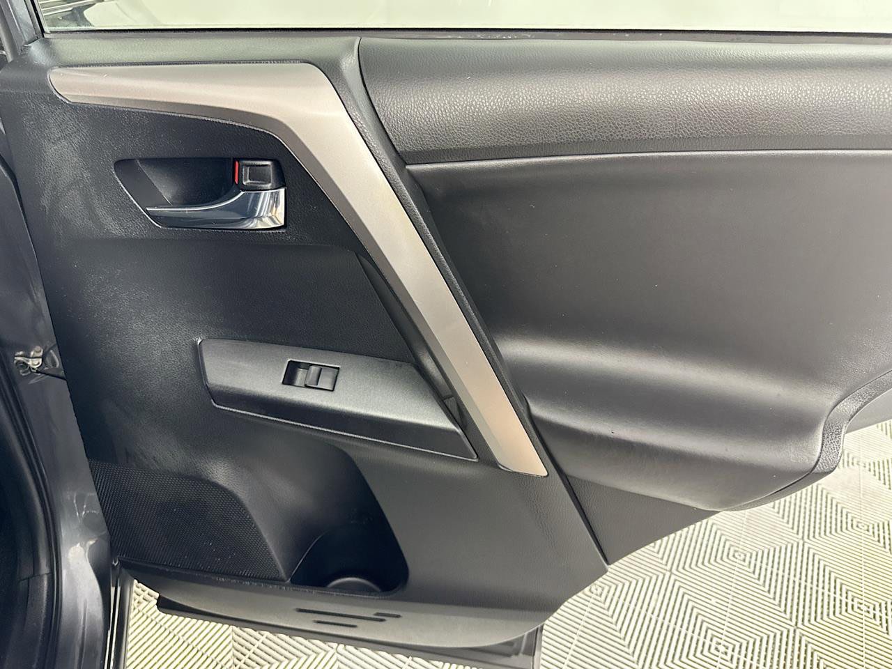 Used 2017 Toyota RAV4 XLE image 41