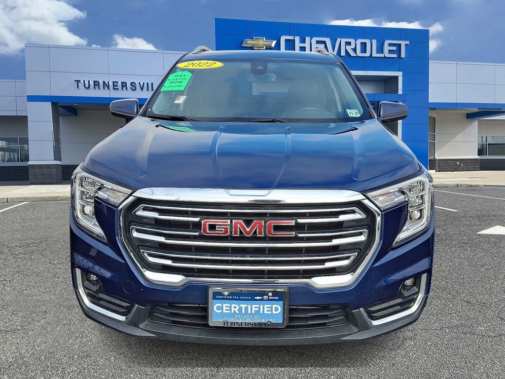 Certified 2022 GMC Terrain SLT image 2