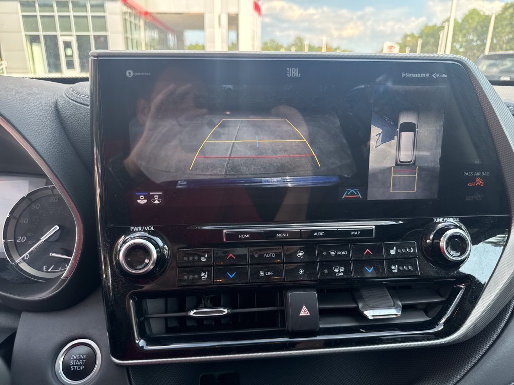 Certified 2021 Toyota Highlander Platinum AWD/4WD image 28