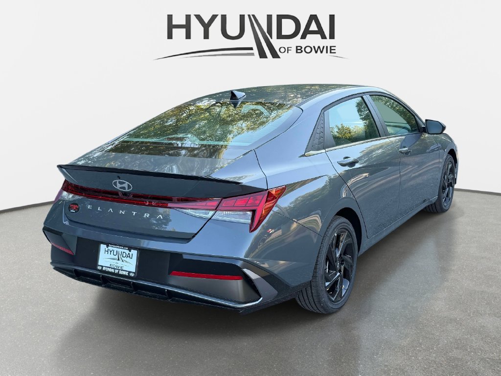 New 2026 Hyundai Elantra SEL Sport Premium FWD image 2