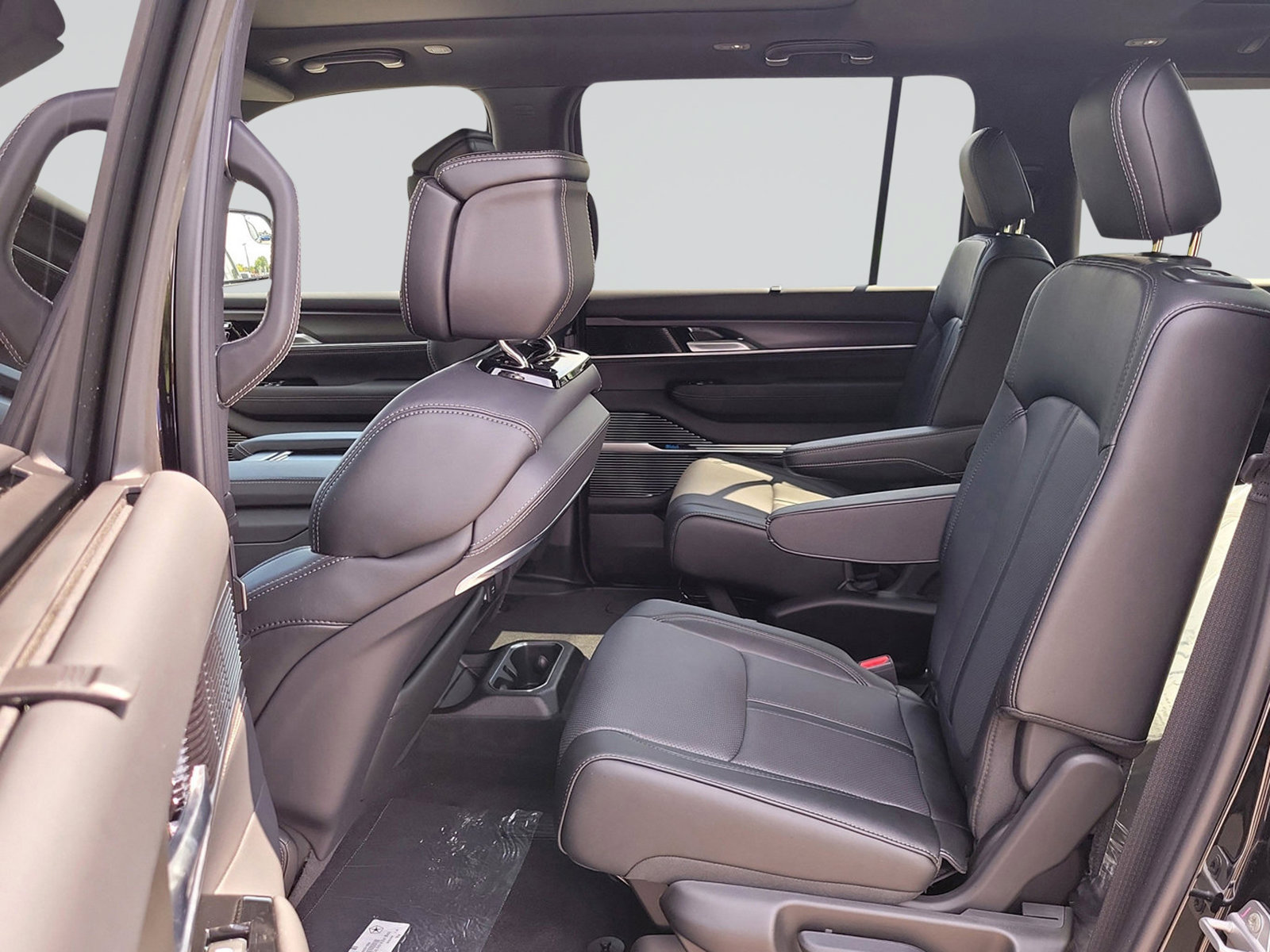 New 2026 Jeep Grand Wagoneer Summit w/ Premium Group III AWD/4WD image 30