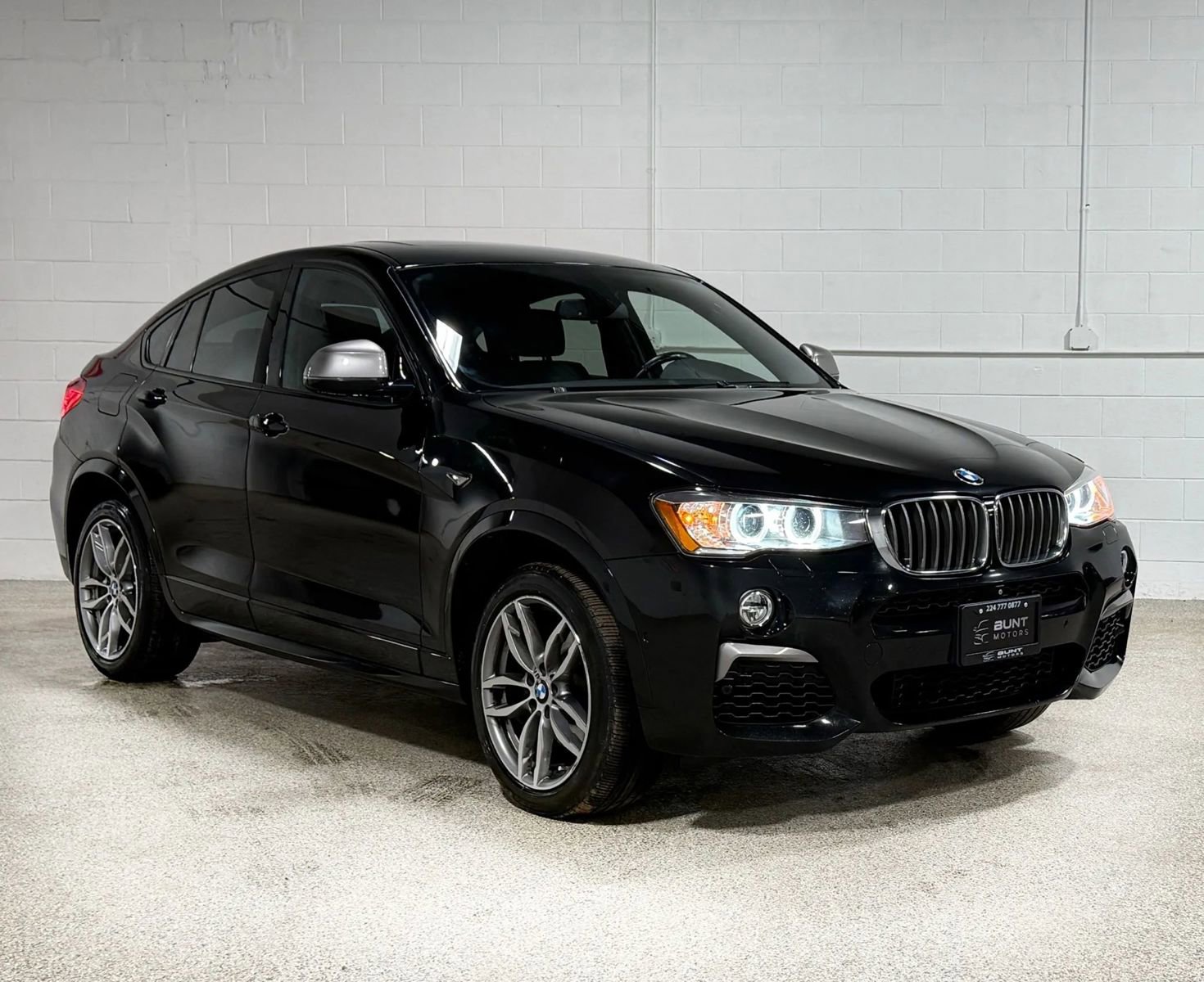 Used 2018 BMW X4 M40i image 4