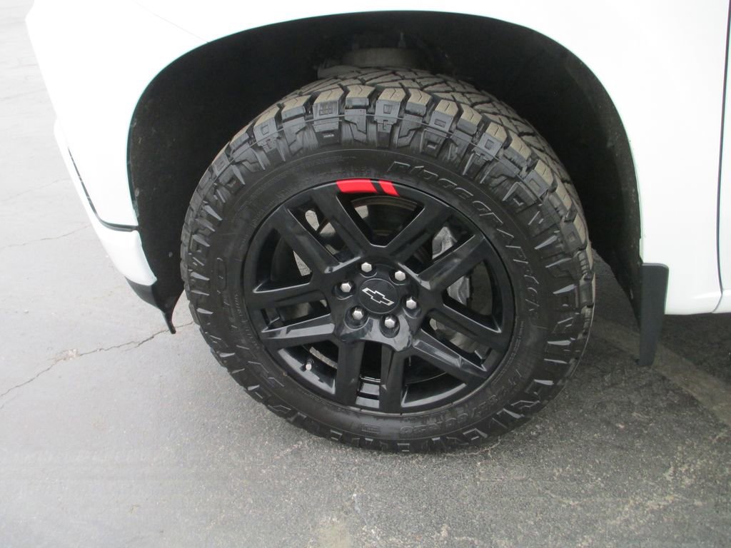 Used 2022 Chevrolet Silverado 1500 RST w/ Redline Edition AWD/4WD image 16