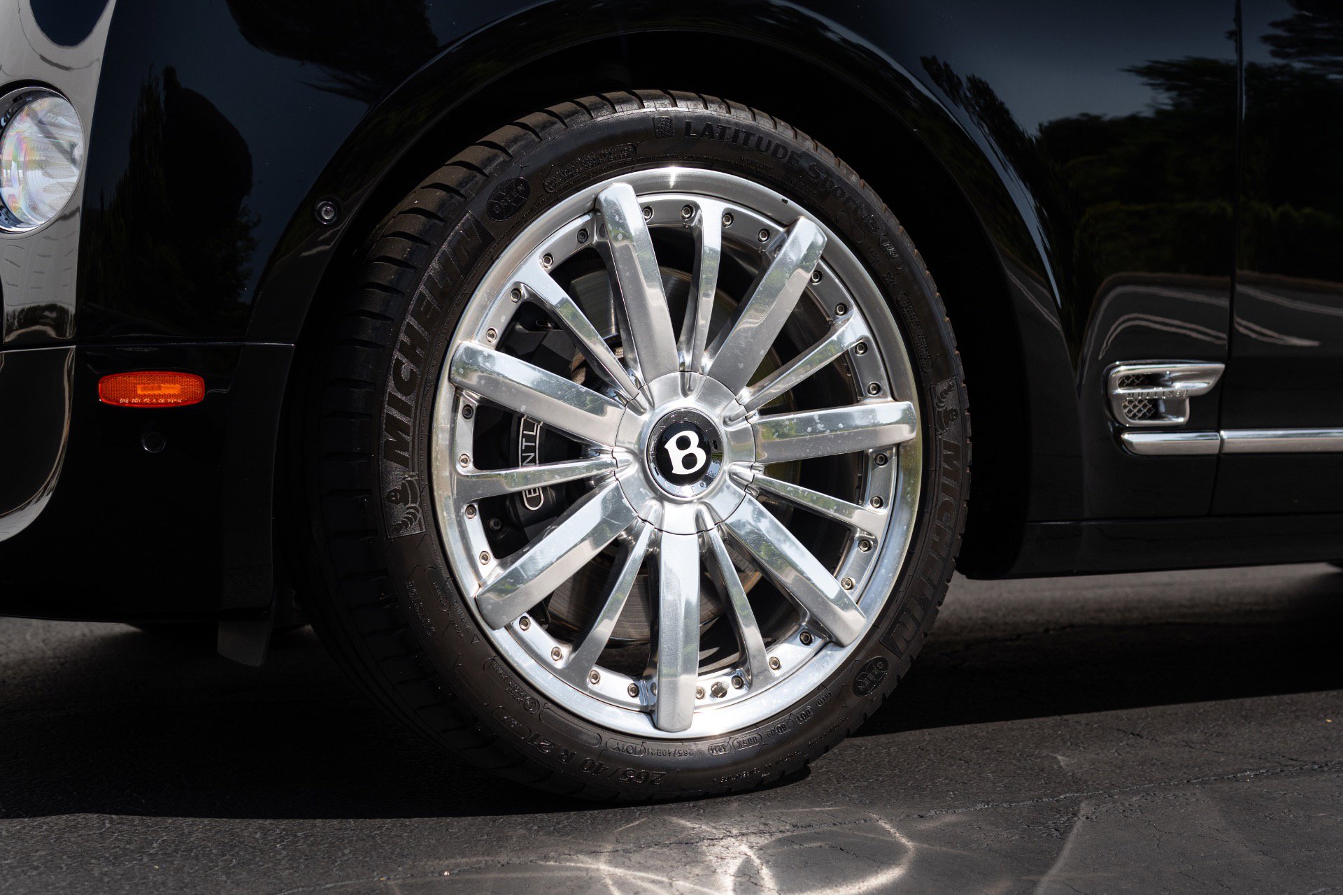 Used 2014 Bentley Mulsanne RWD image 22