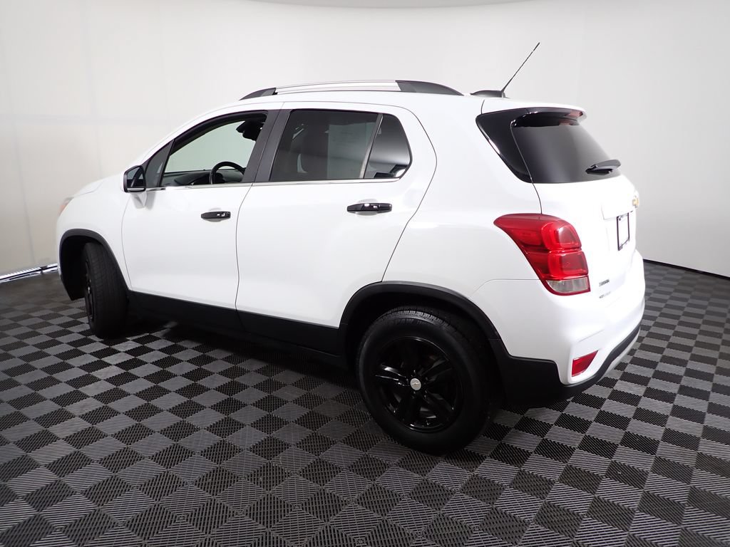 Used 2018 Chevrolet Trax LT w/ LT Convenience Package FWD image 11
