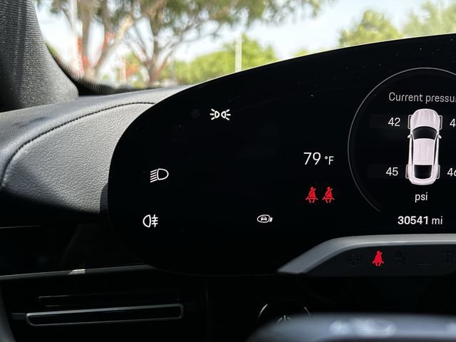 Used 2021 Porsche Taycan 4S w/ Premium Package image 25