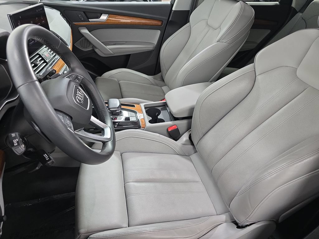 Used 2023 Audi Q5 2.0T Premium Plus w/ Premium Plus Package AWD/4WD image 5