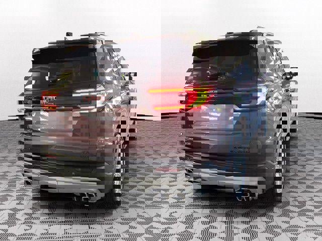 Used 2024 GMC Acadia Elevation w/ Luxury Package image 6