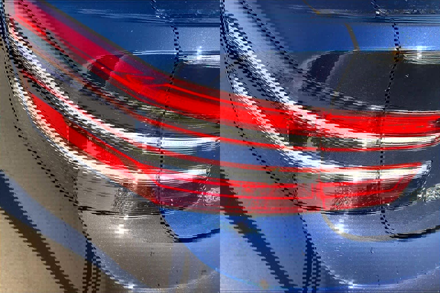 Used 2024 Genesis G80 image 25