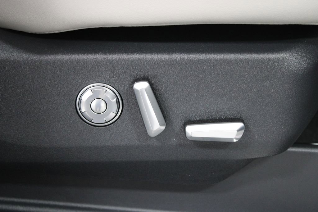 New 2026 Lincoln Navigator L Reserve AWD/4WD image 30