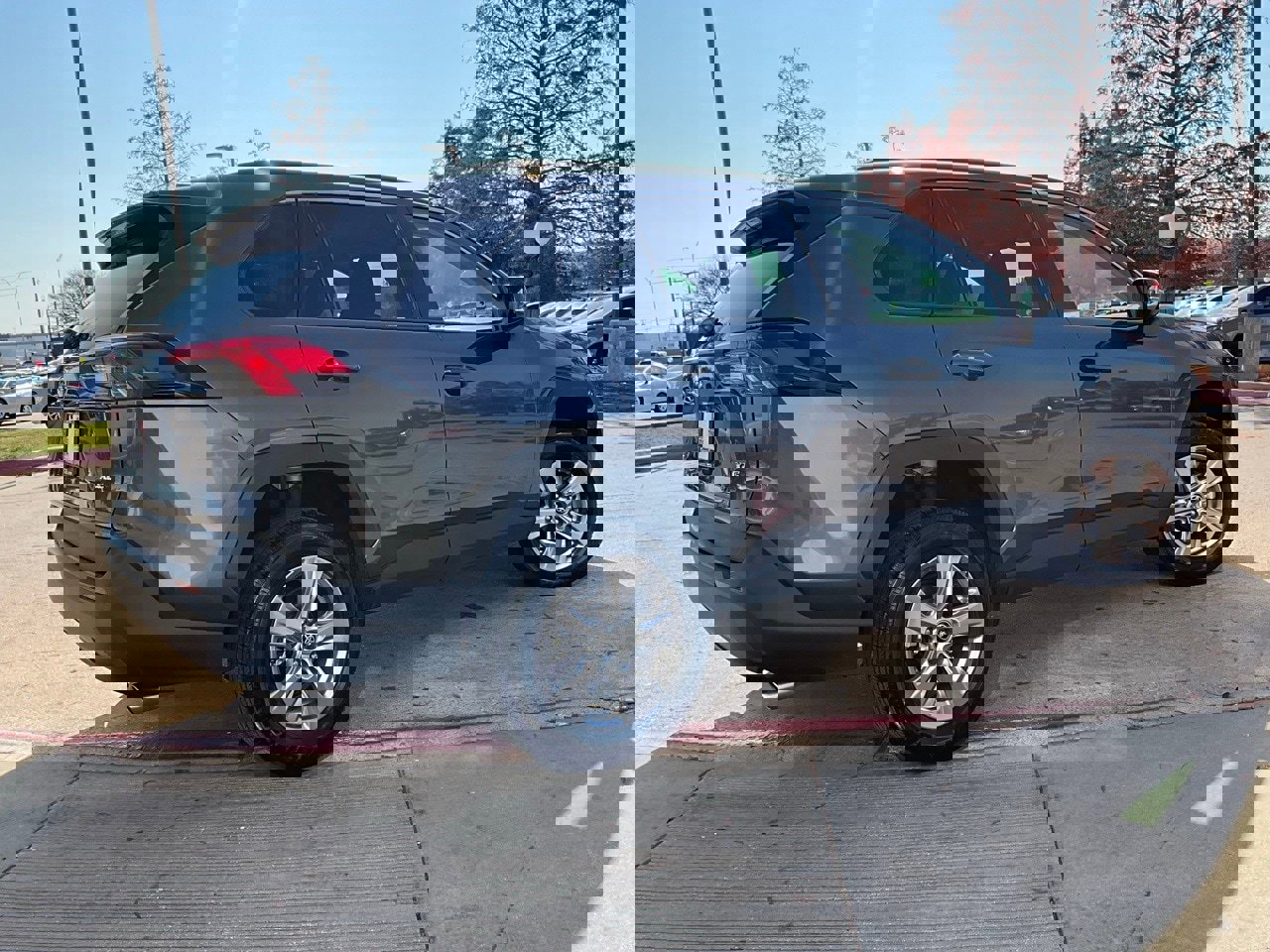 Used 2025 Toyota RAV4 XLE image 6