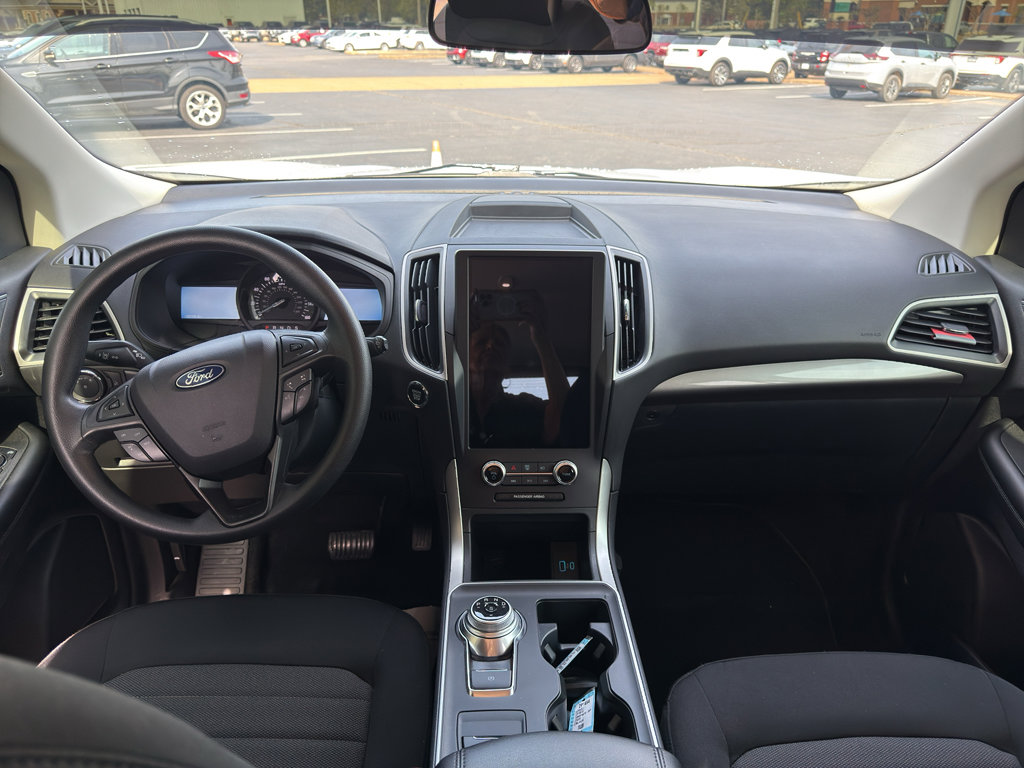 Used 2024 Ford Edge SE AWD/4WD image 11
