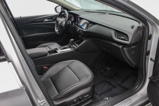 Used 2018 Buick Regal Essence FWD image 24
