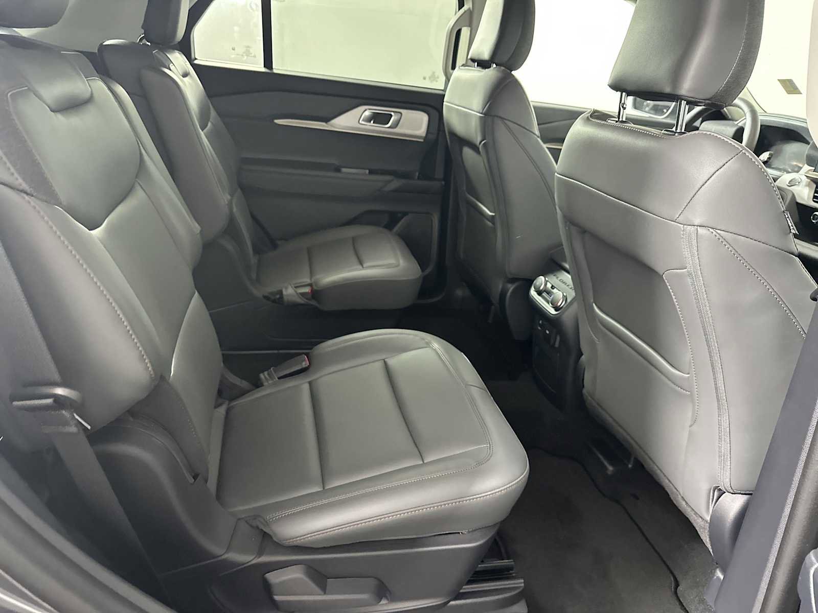 New 2025 Ford Explorer Active w/ Active Comfort Package image 13
