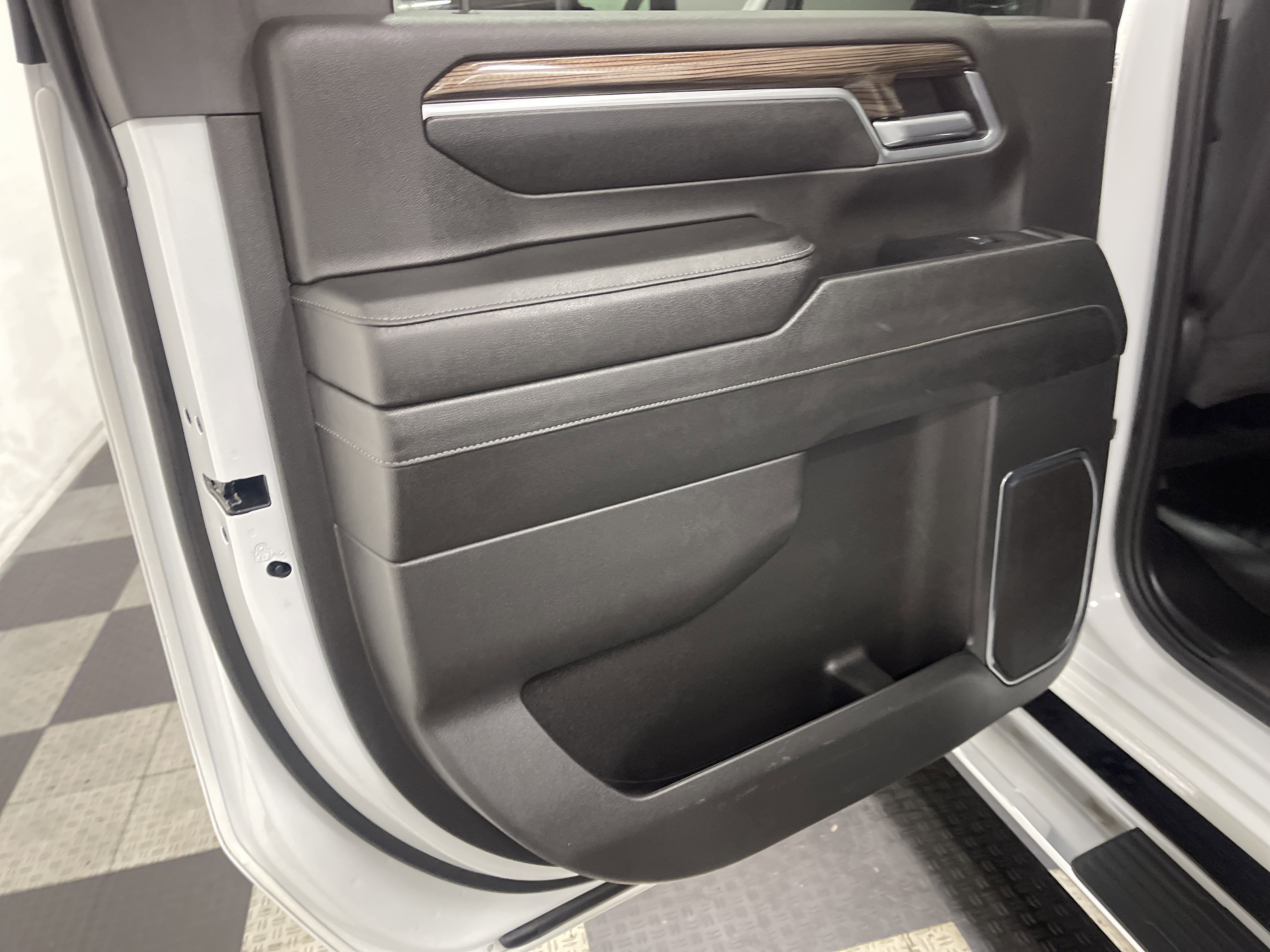 Used 2024 Chevrolet Silverado 2500 LT image 15