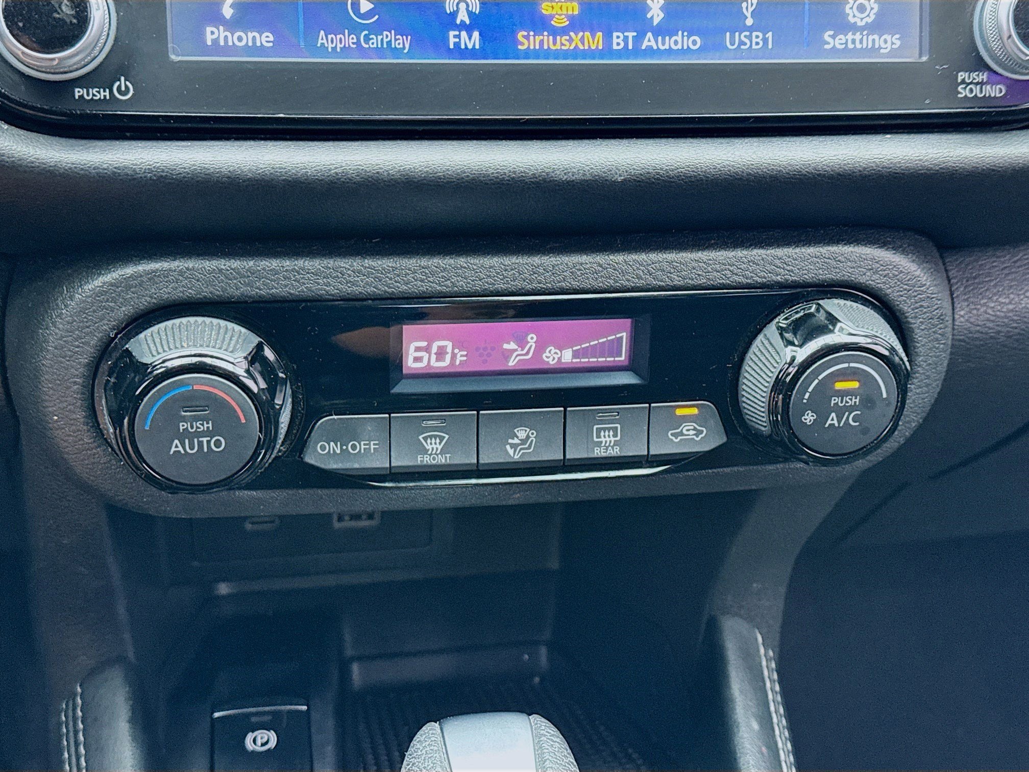 Used 2022 Nissan Kicks SR w/ Interior Electronics Package FWD image 12