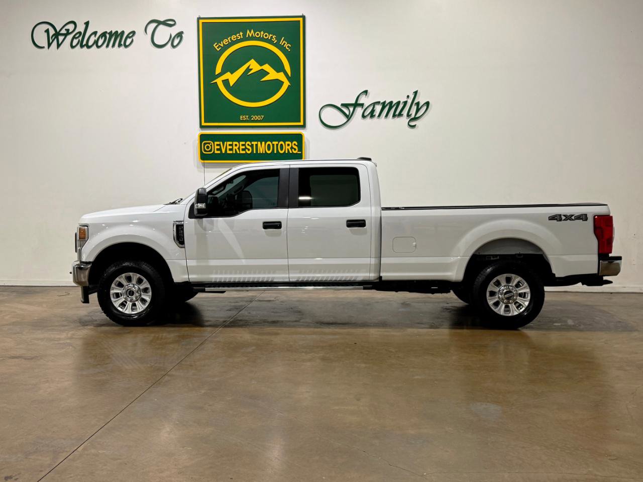Used 2022 Ford F250 XL w/ Power Equipment Group AWD/4WD image 5