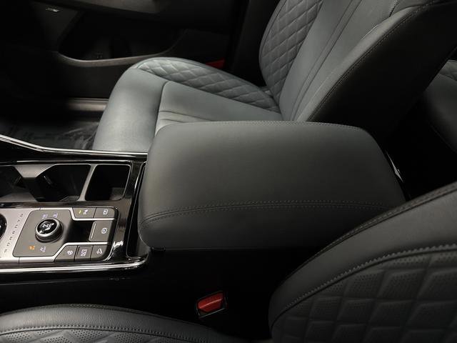 Used 2025 Kia Sorento SX Prestige image 21