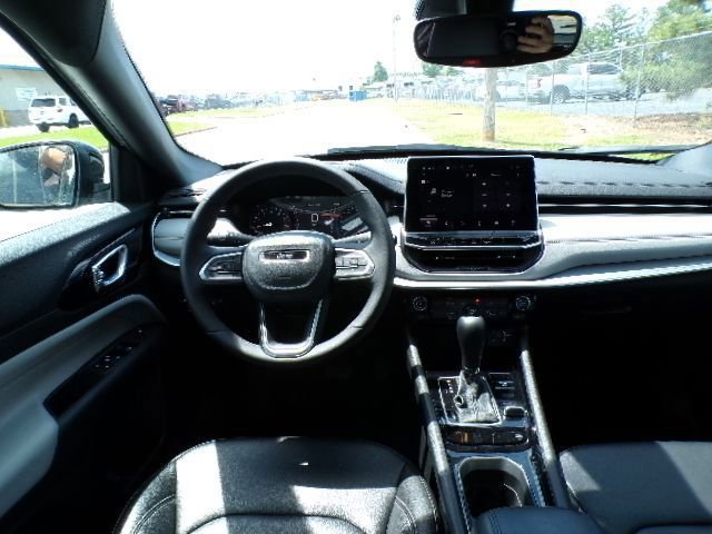 Used 2026 Jeep Compass Limited AWD/4WD image 7