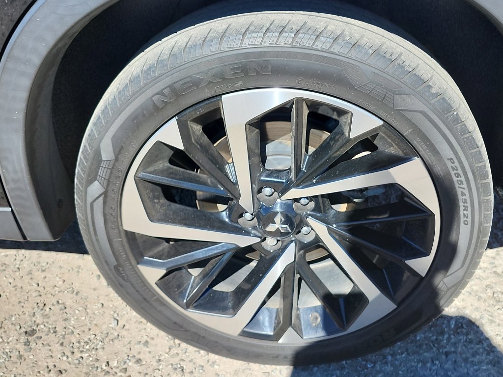 Used 2022 Mitsubishi Outlander SEL Black Edition image 11