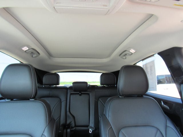 Used 2025 Ford Escape Platinum w/ Premium Technology Package AWD/4WD image 31