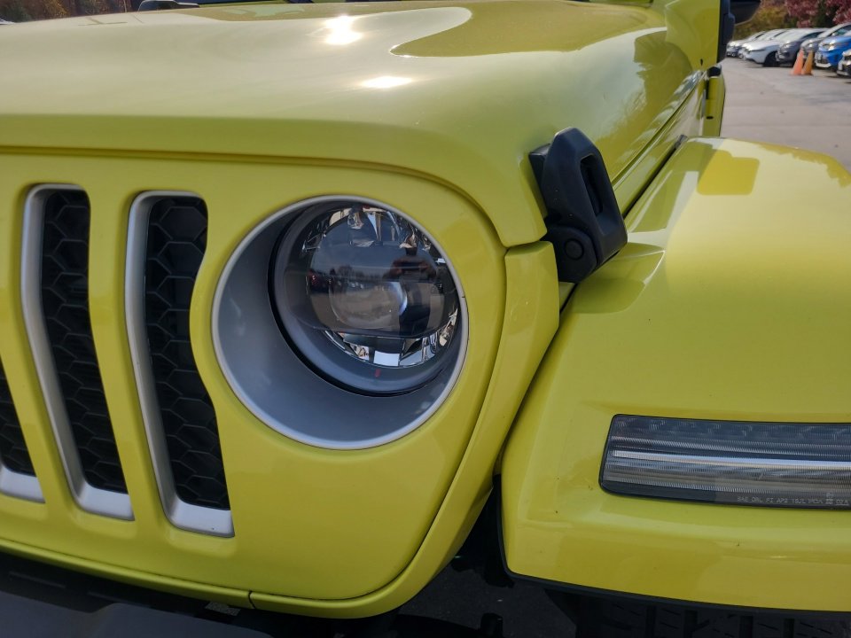 Used 2023 Jeep Wrangler Sahara w/ Cold Weather Group image 30