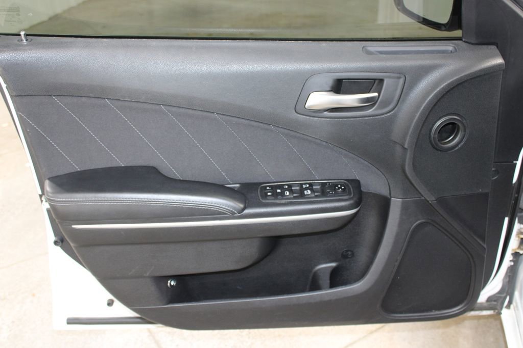 Used 2019 Dodge Charger SXT RWD image 21