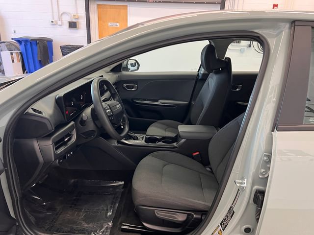Used 2025 Kia K4 image 26