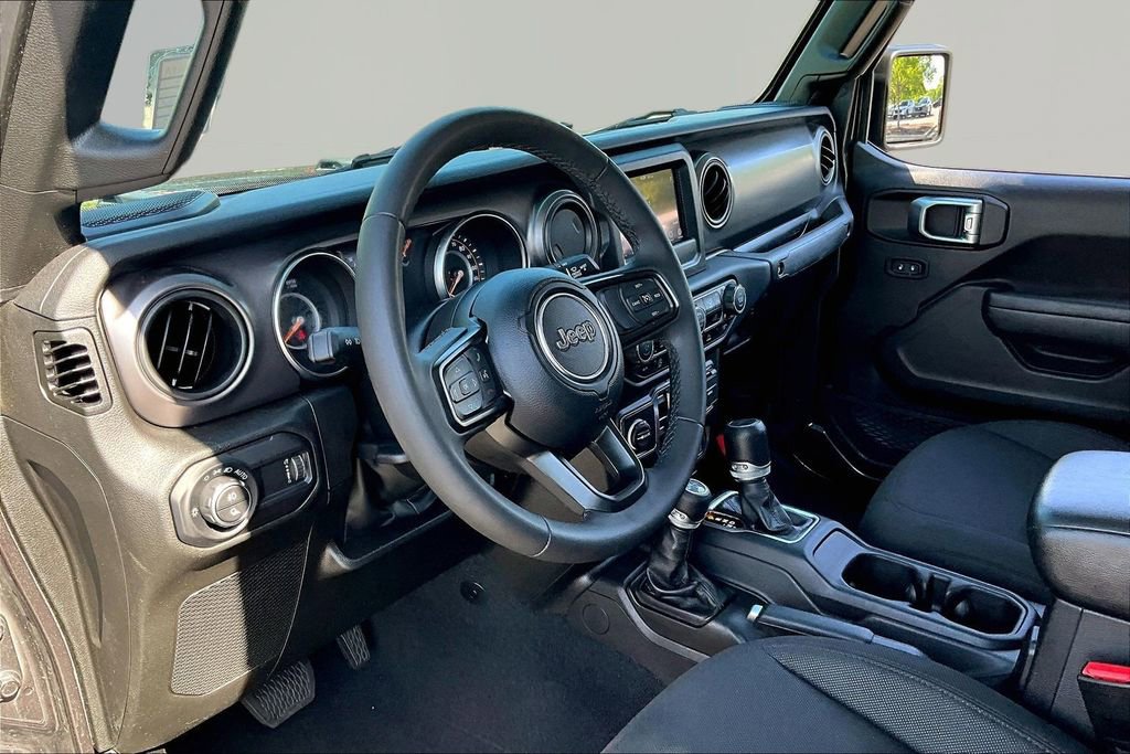 Used 2023 Jeep Gladiator Sport AWD/4WD image 12