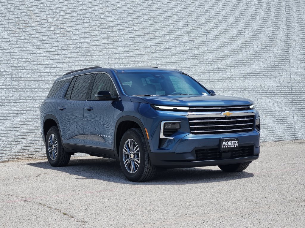 New 2026 Chevrolet Traverse LT w/ Driver Confidence Package FWD image 2