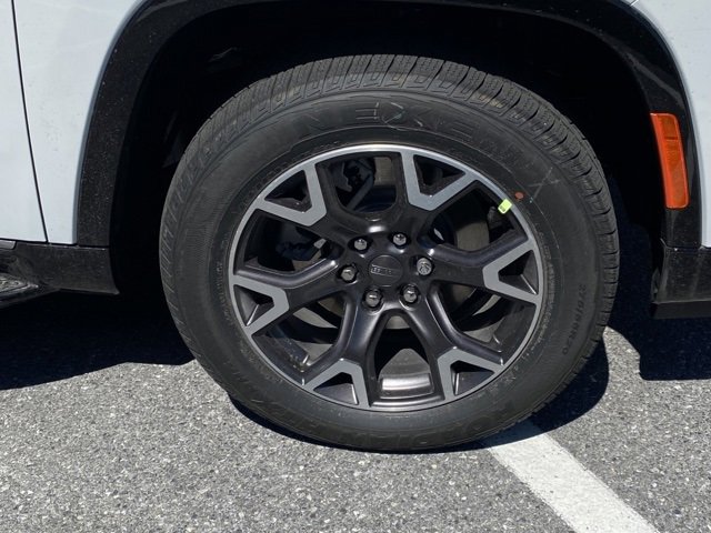 New 2023 Jeep Wagoneer Series III w/ Preferred Equipment Group image 12