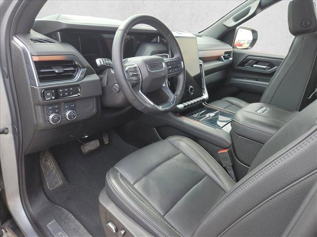 Used 2025 GMC Yukon Denali AWD/4WD image 11